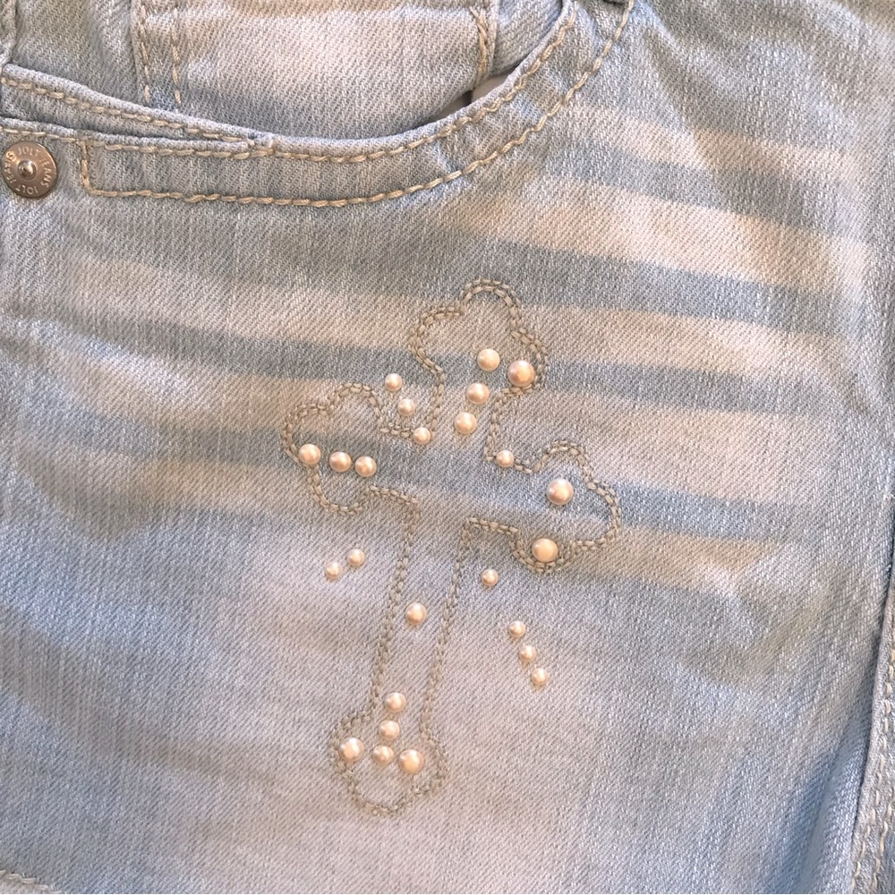 Jolt Distressed Denim Shorts Size 9 Light Blue Pearl Detail Embroidered Cross - Picture 2 of 14